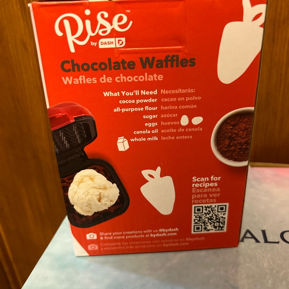 Rise!! Mini Waffle Maker - Picture 2 of 3